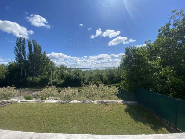 Eladó nyaraló, Balatonalmádiban 115 M Ft, 3 szobás