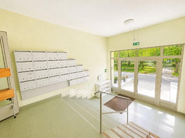 Eladó panellakás, Debrecenben 56.9 M Ft, 2 szobás