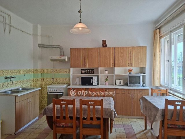 Eladó családi ház, Sarkadon 18.5 M Ft, 3 szobás