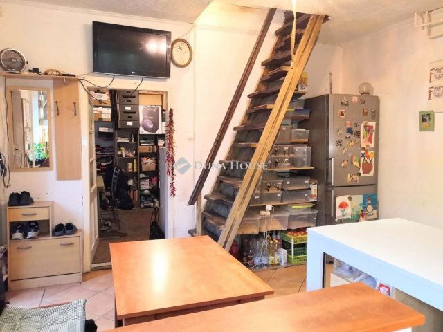 Eladó családi ház, Budapesten, XV. kerületben 75 M Ft