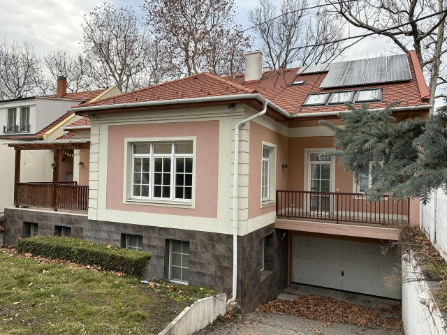 Eladó családi ház, Székesfehérvárott, Martinovics utcában