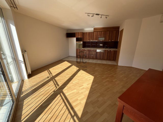 Kiadó téglalakás, albérlet, Pécsett 220 E Ft / hó, 2 szobás