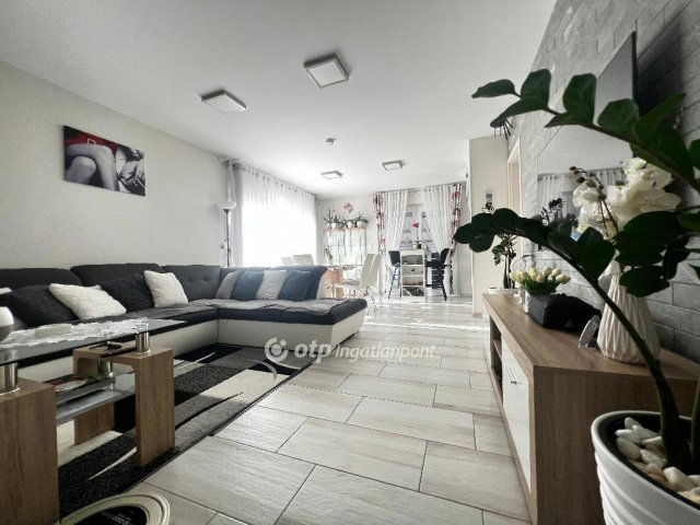 Eladó családi ház, Soboron 129.9 M Ft, 3 szobás