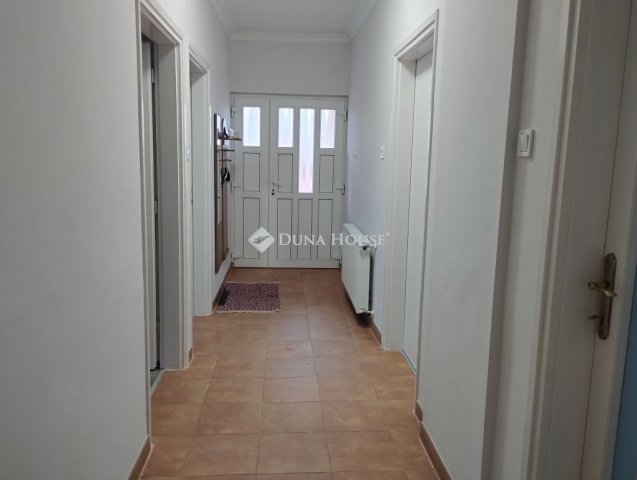 Eladó családi ház, Bodajkon 75 M Ft, 4 szobás