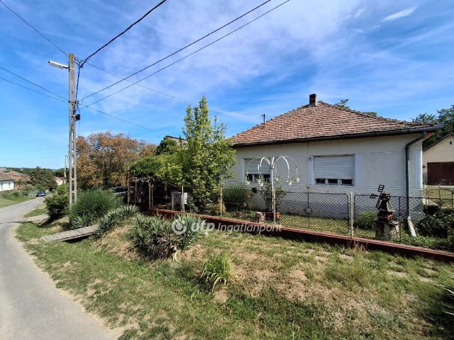 Eladó családi ház, Nagylócon 17.5 M Ft, 4 szobás