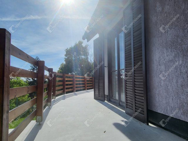 Eladó családi ház, Leányfaluban 110 M Ft, 2+2 szobás