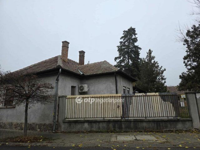 Eladó családi ház, Veresegyházon 128 M Ft, 6 szobás