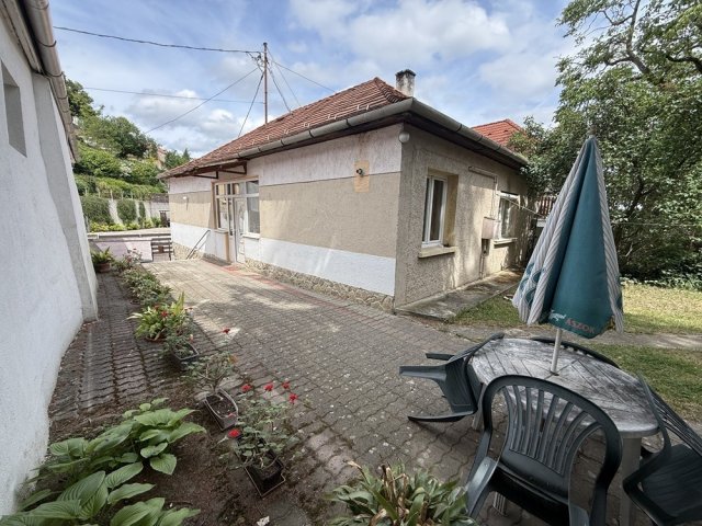 Eladó családi ház, Veszprémben 89 M Ft, 3 szobás
