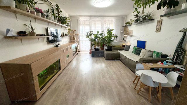 Eladó panellakás, Nyíregyházán 52 M Ft, 4 szobás