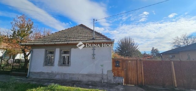 Eladó családi ház, Tápiószecsőn 26.6 M Ft, 2 szobás