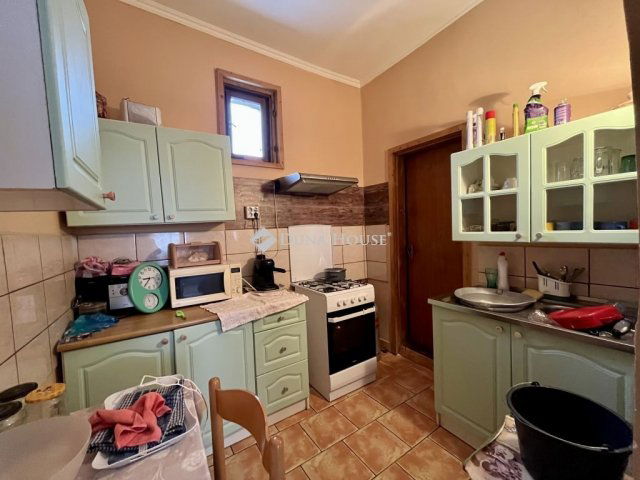 Eladó családi ház, Véménden 29 M Ft, 4 szobás