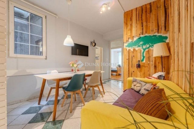 Eladó téglalakás, Budapesten, V. kerületben 160 M Ft, 5 szobás