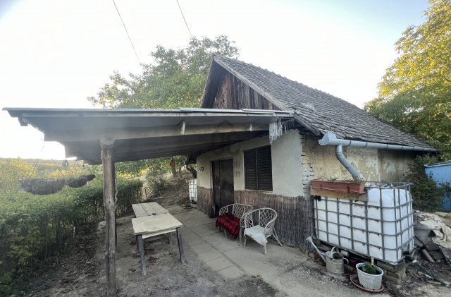 Eladó családi ház, Szekszárdon 27.5 M Ft, 1 szobás