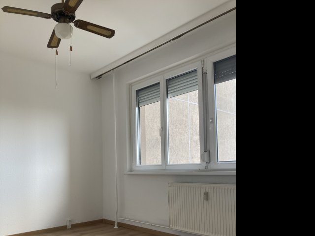 Eladó panellakás, Dunaújvárosban 31.5 M Ft, 2 szobás