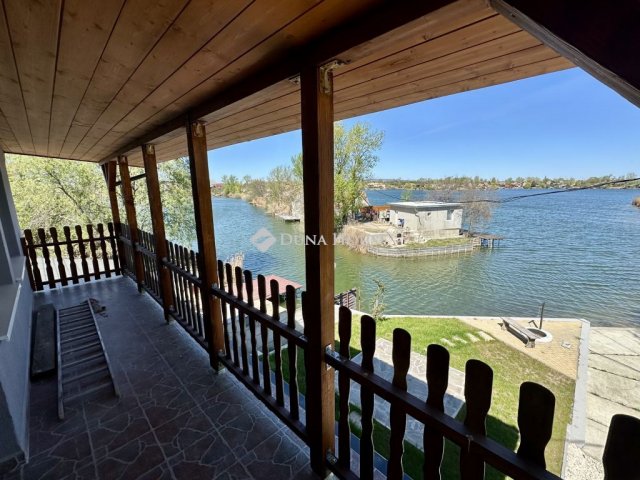 Eladó családi ház, Szigetszentmiklóson 75 M Ft, 3 szobás