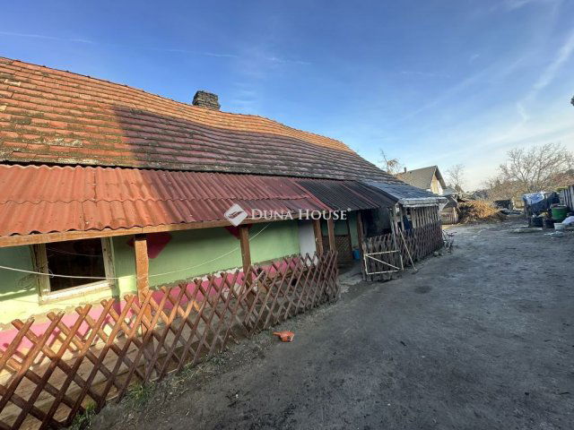 Eladó családi ház, Kiskunlacházán 14.9 M Ft, 2 szobás