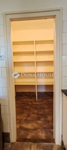 Eladó téglalakás, Kecskeméten 54 M Ft, 3 szobás