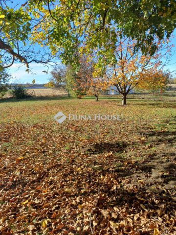 Eladó telek, Péren 16.9 M Ft / költözzbe.hu