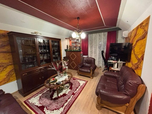 Eladó panellakás, Tiszaújvárosban, Szent István úton 65 M Ft