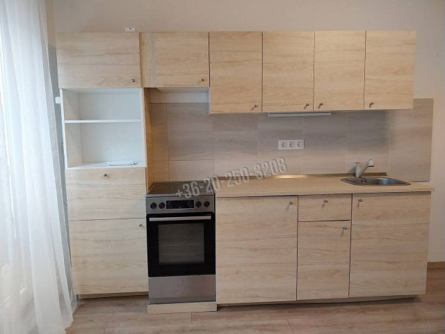 Eladó panellakás, Tatabányán 41.9 M Ft, 2+1 szobás