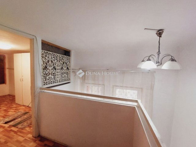 Eladó téglalakás, Budapesten, VIII. kerületben 52.5 M Ft