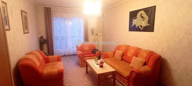 Eladó panellakás, Budapesten, III. kerületben 61.9 M Ft