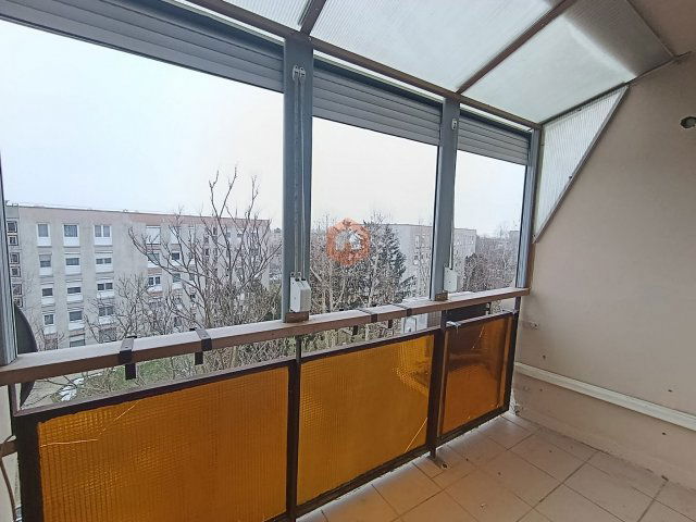 Eladó panellakás, Szentlőrincen 33.9 M Ft, 2+1 szobás