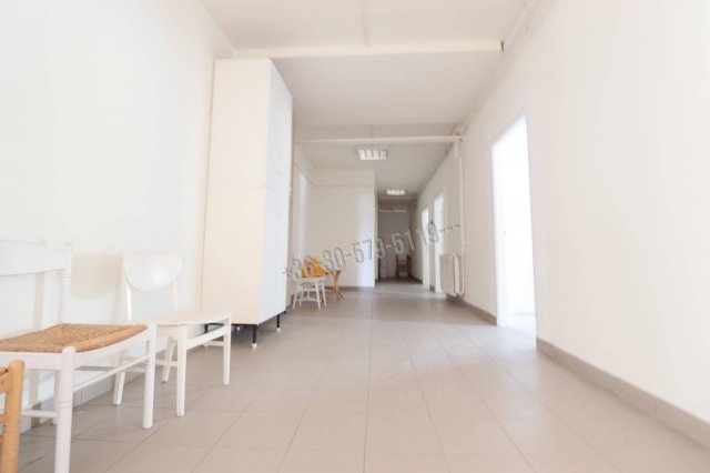 Eladó üzlethelyiség, Szarvason 160 M Ft, 20 szobás