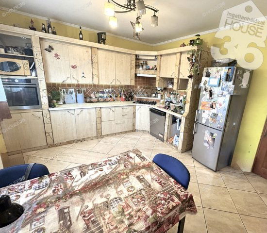 Eladó családi ház, Felsőlajoson 34.9 M Ft, 4 szobás