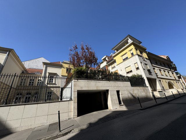 Eladó téglalakás, Budapesten, I. kerületben 168 M Ft, 3 szobás