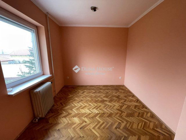 Eladó családi ház, Nagykőrösön 60 M Ft, 5 szobás