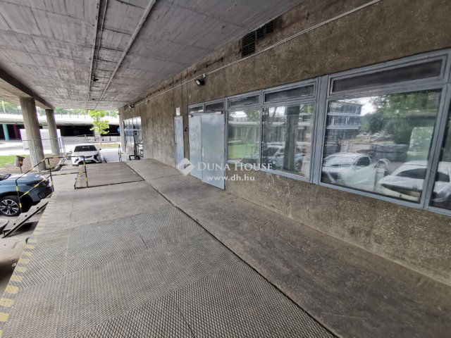 Kiadó üzlethelyiség, Tatabányán 3070 E Ft / hó