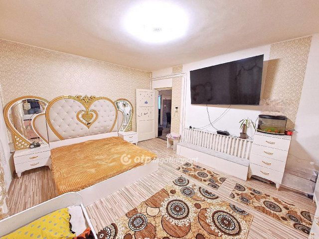 Eladó családi ház, Szolnokon 23.5 M Ft, 3+1 szobás