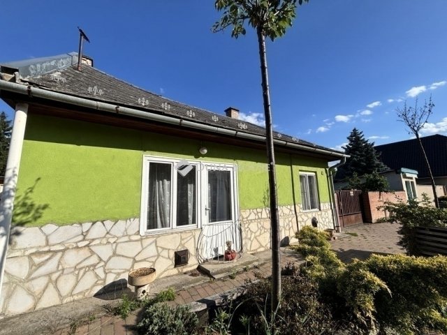 Eladó családi ház, Veresegyházon 70 M Ft, 3 szobás