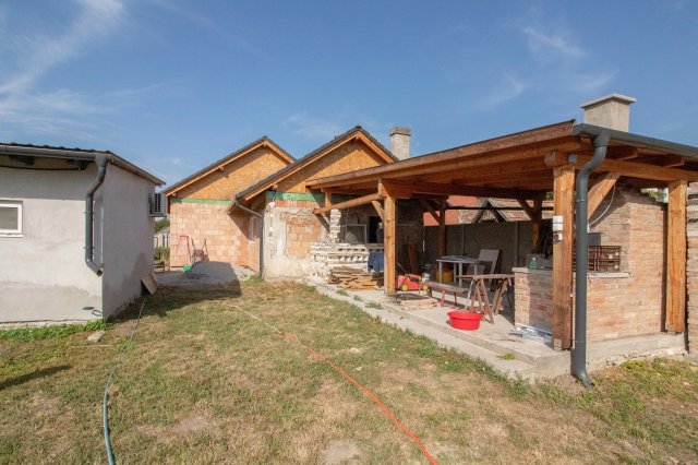 Eladó családi ház, Kisbéren 65 M Ft, 4 szobás