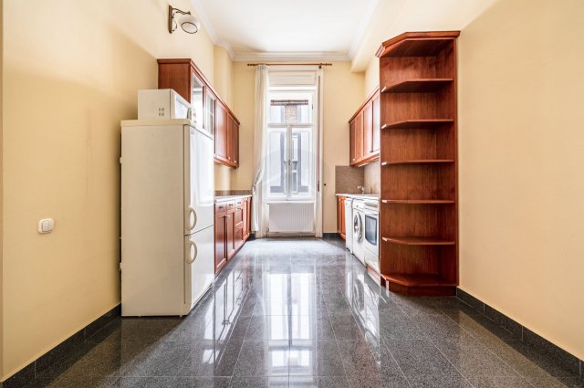 Eladó téglalakás, Budapesten, V. kerületben 208.9 M Ft, 3 szobás