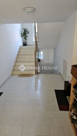 Eladó téglalakás, Baján 42.5 M Ft, 3 szobás