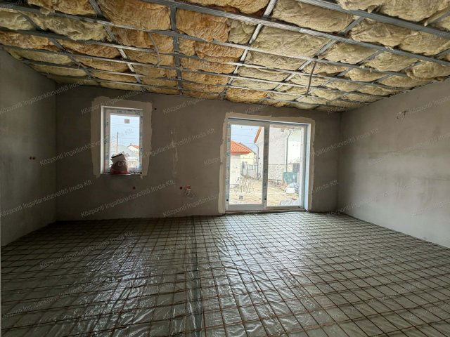 Eladó családi ház, Tatabányán 59 M Ft, 2 szobás