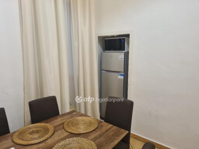 Eladó téglalakás, Budapesten, V. kerületben 109 M Ft, 2 szobás