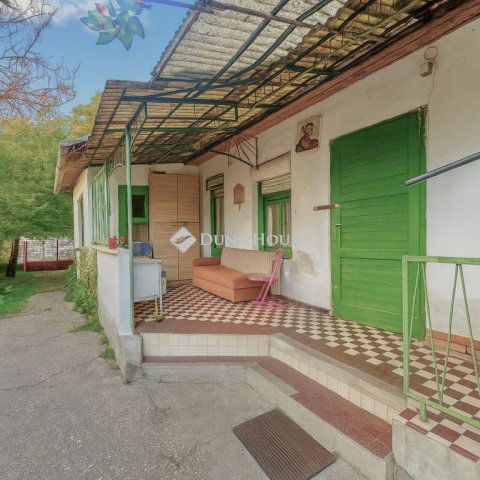 Eladó családi ház, Szigetszentmiklóson 52 M Ft, 2 szobás