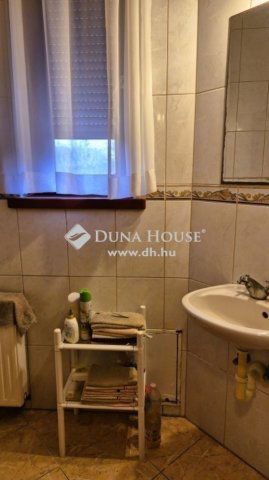 Eladó családi ház, Kecskeméten 95 M Ft, 3 szobás