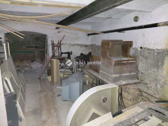 Eladó ipari ingatlan, Szegeden, Juhász Gyula utcában 15 M Ft