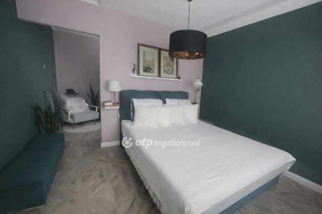 Eladó panellakás, Debrecenben 69.9 M Ft, 1+2 szobás