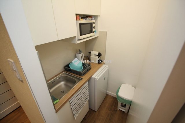 Eladó üzlethelyiség, Kecskeméten 45 M Ft, 2 szobás