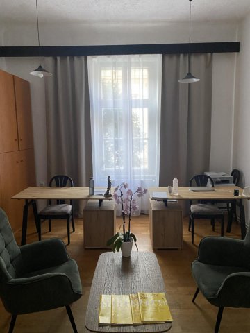 Eladó iroda, Pécsett, Király utcában 13 M Ft