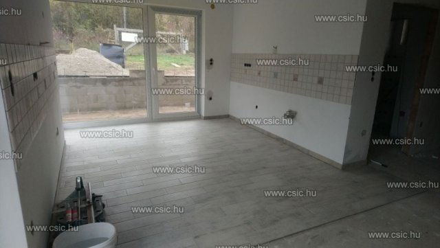 Eladó ikerház, Tahitótfalun 89.9 M Ft, 3 szobás