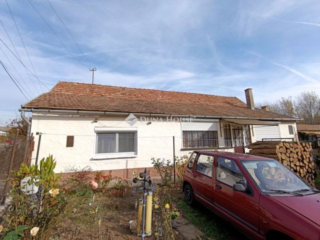 Eladó családi ház, Báron 19.5 M Ft, 7 szobás