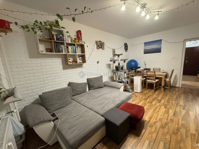 Eladó panellakás, Budapesten, III. kerületben 64.999 M Ft