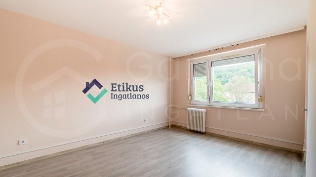 Kiadó panellakás, albérlet, Miskolcon 125 E Ft / hó, 1+1 szobás