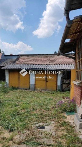 Eladó családi ház, Szekszárdon 31 M Ft, 4 szobás